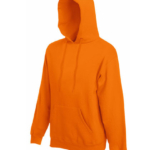 En orange hættetrøje med lomme foran og snore ved hætten vist mod en hvid baggrund. Ingen tekst er til stede.