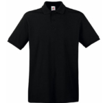 En sort kortærmet poloshirt med krave og tre knapper, hængende fladt uden baggrund eller yderligere detaljer.