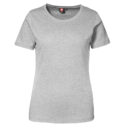 En grå t-shirt hænger frit mod en hvid baggrund. "ID GARN" står på mærkaten i nakken.