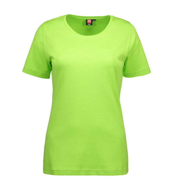 Interlock T-shirt dame lime En lys grøn t-shirt med rund hals og korte ærmer, hænger mod en hvid baggrund. Indvendigt mærkat viser "ID".