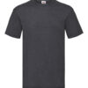 En sort t-shirt er præsenteret på en hvid baggrund. T-shirten har en rund hals og korte ærmer. Der er et lille mærke øverst foran på t-shirten.