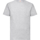 En lysegrå t-shirt med kortærmer, prydet med et lille mærke af et frugtdesign nær halsudskæringen. Trøjen ligger fladt mod en hvid baggrund.