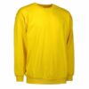 En gul sweater med lange ærmer og rund hals vises på en hvid baggrund. Sweateren har ribkant ved håndleddene og bunden.