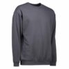 Grå sweatshirt vises stående isoleret mod en hvid baggrund. Trøjen er langærmet og uden synlige mønstre eller logoer. Den har ribkanter ved manchetter og talje.