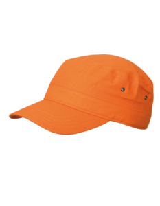 En orange kasket med en skygge og to små ventilationshuller på siden, ligger isoleret mod en hvid baggrund.