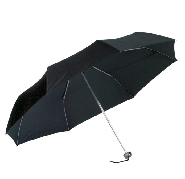 8406_510100 Sort paraply er åben, understøttet af en metalstang og ribber. Den enkle baggrund fremhæver paraplyens struktur og funktionalitet.
