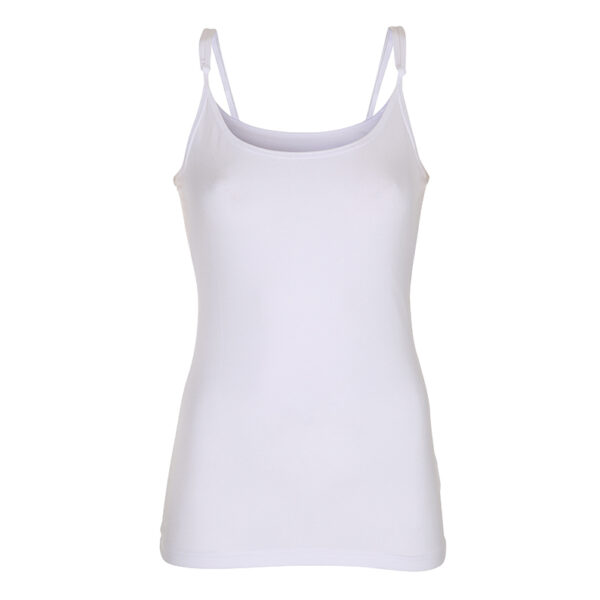 Dame spaghetti top hvid 2 Hvid tanktop med spaghetti-stropper hænger mod en hvid baggrund.