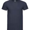 En mørkeblå T-shirt med korte ærmer og rund hals vises mod en hvid baggrund.