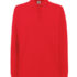 Rød langærmet poloshirt hænger, med tre knapper ved halsåbningen og en krave, på en hvid baggrund.