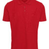 Rød poloshirt med korte ærmer og tre knapper ved halsudskæringen, præsenteret mod en hvid baggrund.