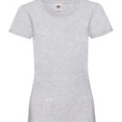 Grå T-shirt med rund halsudskæring og korte ærmer. Mærket indvendigt nær kraven viser logoet "Fruit of the Loom" samt størrelsen "Large".