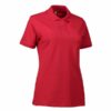 Rød poloshirt med korte ærmer og tre knapper foran. Sættes præsenteret mod en hvid baggrund.