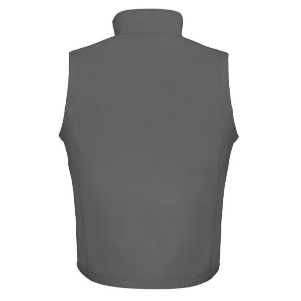 Klassisk herresoftshell vest ryg En grå vest vises fra bagsiden, uden ærmer, høj krave og ingen synlige detaljer. Vesten er centreret mod en hvid baggrund.