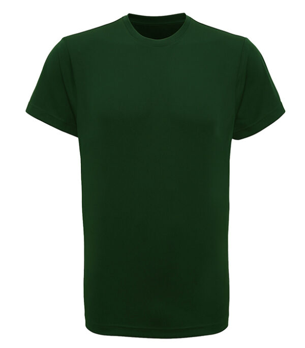 TR010_Bottle_FT En mørkegrøn T-shirt, der hænger frit og afbildes mod en hvid baggrund.