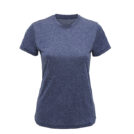 En blå T-shirt med korte ærmer er centreret og står på en hvid baggrund. Trøjen er ensfarvet og har en rund halsudskæring.