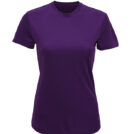 Lilla T-shirt med korte ærmer og rund hals, præsenteret på en hvid baggrund.
