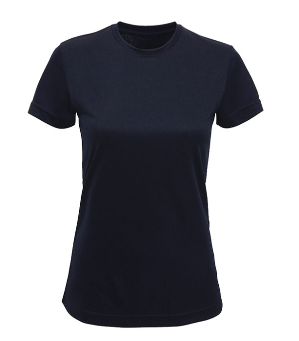 TR020_FRENCH-NAVY_ Sort T-shirt uden synlige mærker, hænger alene og fladt i front synlig i en neutral lys opsætning.