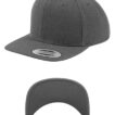 Grå kasket med flad skygge og "Snapback" mærke foran. To synsvinkler: en i vinkel og en af undersiden af skyggen.