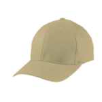 En beige kasket ligger på en hvid baggrund. Kasketten har en buet skygge og seks synlige paneler med en knap øverst.