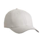 En hvid baseballkasket ligger isoleret mod en hvid baggrund. Kasketten har ventilation huller og en buet skygge.