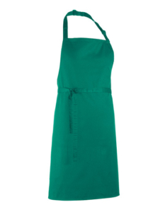 Grønt forklæde hænger frit med et bånd, der binder omkring taljen, imod en hvid baggrund.