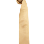 En beige slips rullet sammen i toppen mod en hvid baggrund.
