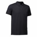 Sort poloshirt med korte ærmer og tre knapper, står frit mod en ren, hvid baggrund.