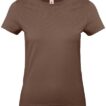 Brun T-shirt på hvid baggrund, uden mønster eller grafik, fremvist fladt med korte ærmer og rund halsudskæring.