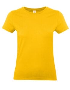 Gul T-shirt ligger fladt i oplyst rum, betragtet forfra uden synligt mønster eller tryk.