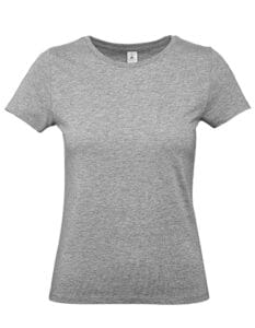 Grå T-shirt med rund hals og korte ærmer, placeret mod en hvid baggrund. Et lille, firkantet mærke er synligt ved kraven.