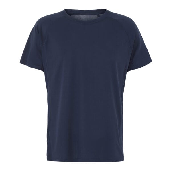 000350_NavyBlue_50_front En mørkeblå, kortærmet t-shirt hænger mod en hvid baggrund uden andre objekter eller detaljer synlige omkring den.