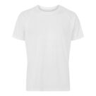 Hvid t-shirt vises i en studiomiljø, hænger frit uden omgivende objekter eller baggrund, og har korte ærmer og rund hals.
