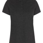 Sort T-shirt med korte ærmer, set forfra. Den har en rund halsudskæring og ser ud til at være fremstillet i et glat stof. Baggrunden er hvid og neutral.