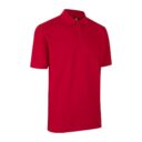Rød polo shirt med kortærmer og krave, placeret i en hvid baggrund.