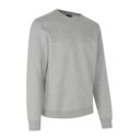 Grå sweatshirt vises i en vinkel og hænger frit mod en hvid baggrund.