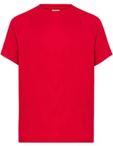 En rød T-shirt hænger stilsikkert, med korte ærmer og en rund halsudskæring, mod en neutral hvid baggrund.