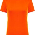 Orange T-shirt hænger frit med etiket "JHK". Ingen baggrund.