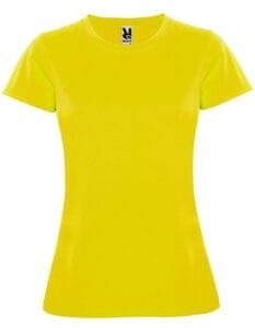 En neongul t-shirt hænger lodret med kort ærme og rund halsudskæring. Et sort og hvidt mærke med en kanin og teksten "Roly" ses på indersiden af kraven.