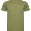 En olivengrøn kortærmet t-shirt hænger neutralt mod en hvid baggrund.
