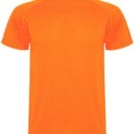 En kortærmet, orange t-shirt, vises mod en hvid baggrund.