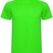 En neongrøn t-shirt hænger foran en hvid baggrund.