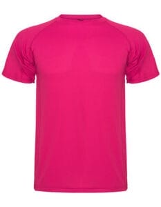 En lyserød t-shirt vises forfra uden tekst eller logoer. Skjorten er kortærmet og har en rund halsudskæring. Baggrunden er hvid og neutral.