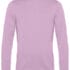 Rosa sweatshirt hænger frit mod en hvid baggrund. Trøjen har lange ærmer, rund halsudskæring og ribkanter ved håndleddene og taljen. Der er ingen tryk eller mønstre.