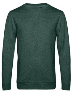 En grøn langærmet sweatshirt uden tekst eller mønster. Den hænger mod en hvid baggrund, og er uden synlige mærker eller udsmykninger.