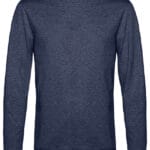 En mørkeblå sweatshirt med lange ærmer og rund hals hænger fladt mod en neutral hvid baggrund. Trøjen har en simpel og klassisk stil uden synlige logoer eller mønstre.