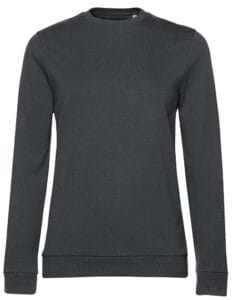 Mørkegrå sweatshirt hænger frit i studiomiljø, uden synlige mærker eller dekorationer, med ribkanter på ærmer og bund.