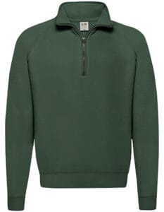 Grøn sweatshirt med halv lynlås foran, vist i opretstående position. Lynlåsen er trukket halvvejs ned. Baggrunden er hvid og simpel uden yderligere elementer.