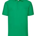 Grøn polo-shirt med korte ærmer og en krave med tre knapper, præsenteret mod en hvid baggrund.