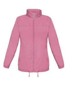 Rosa jakke med lynlås og høj krave, ses fra fronten. Elastiske manchetter og snore nederst. Enkel baggrund.