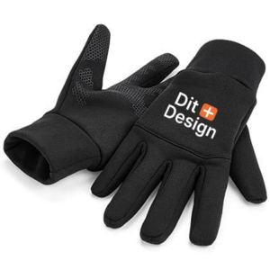 Sorte handsker ligger fladt på en hvid overflade; den ene viser tekst "CH Design" med en orange firkant.